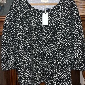 MELLODAY Black and White Abstract Print Blouse NEW!